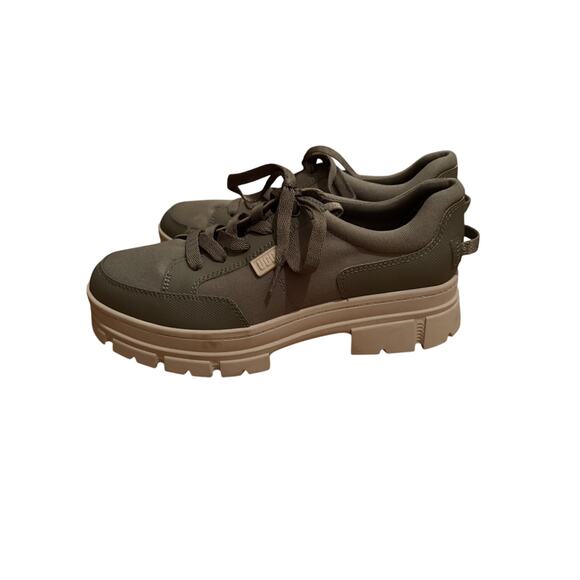 WOMENS US 11 UGG ASHTON HYBRID PLATFORM SNEAKER SHOE COMBAT LUG ~ MOSS GREEN - Picture 1 of 7